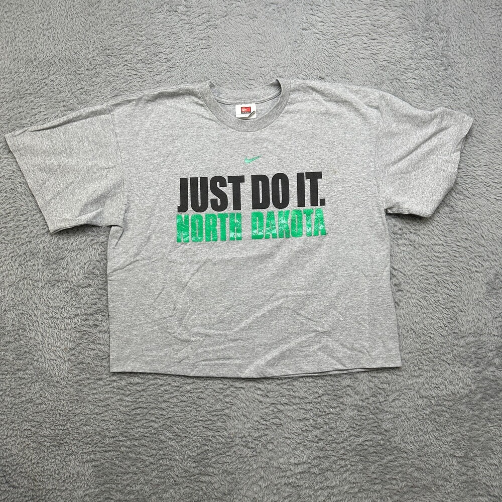 Vintage UND Fighting Sioux Nike Shirt Womens L Crop Top Just Do It Short Sleeve